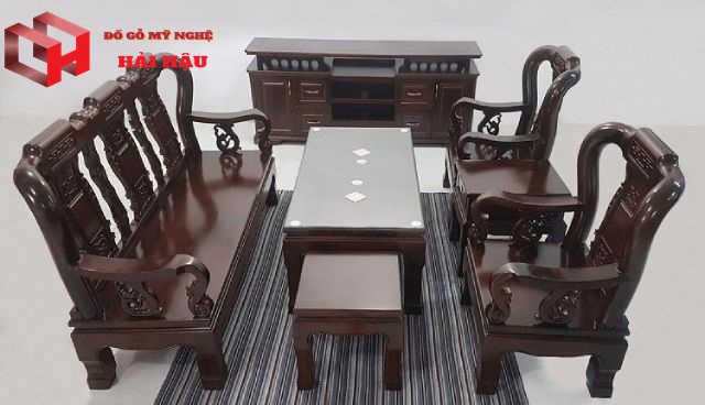 Bàn ghế gỗ phòng khách kiểu Trung Quốc có đặc trưng gì nổi bật