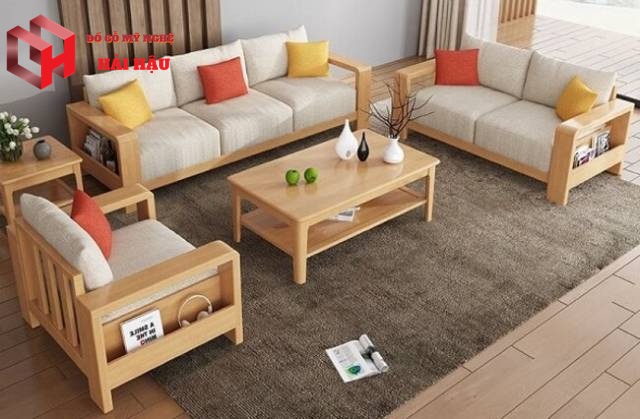 Ghế sofa gỗ cao su tự nhiên có đặc điểm gì?